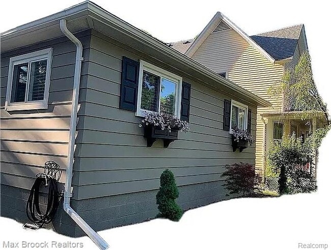 Building Photo - 252 N Harvey St Unit 1