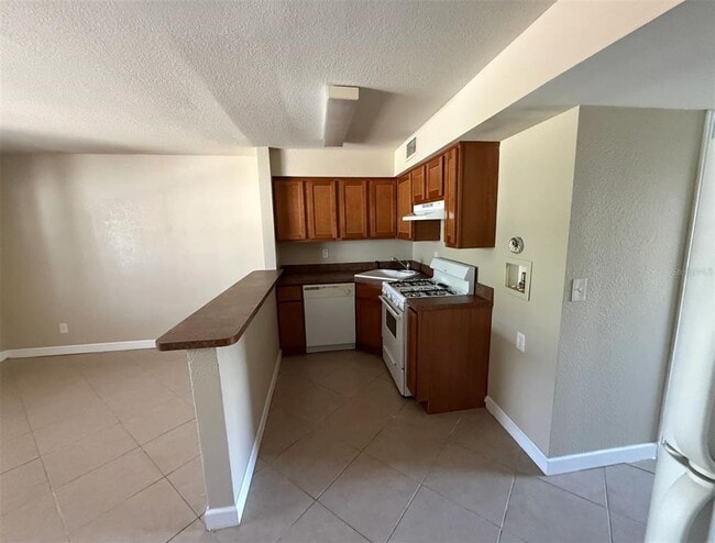 117 N Evergreen Ave Unit 102