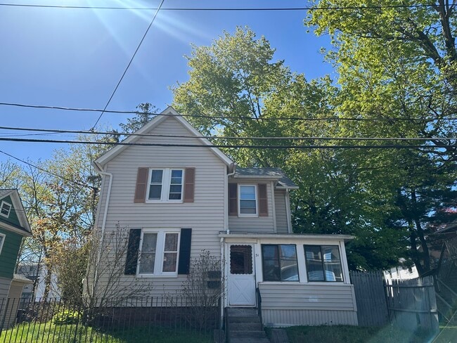 Building Photo - 31 Burr Ave Unit 1st floor