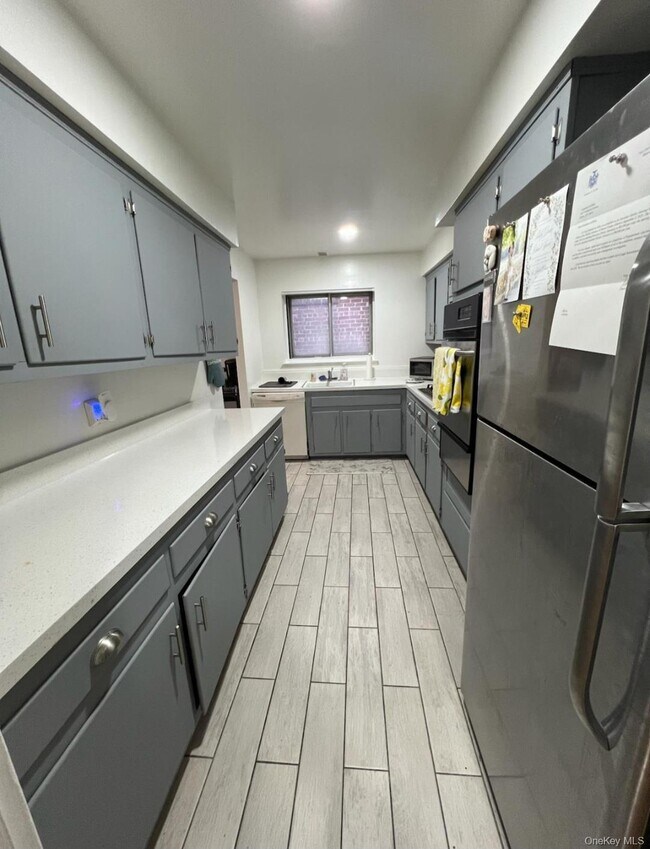 Photo - 6037 Delafield Ave