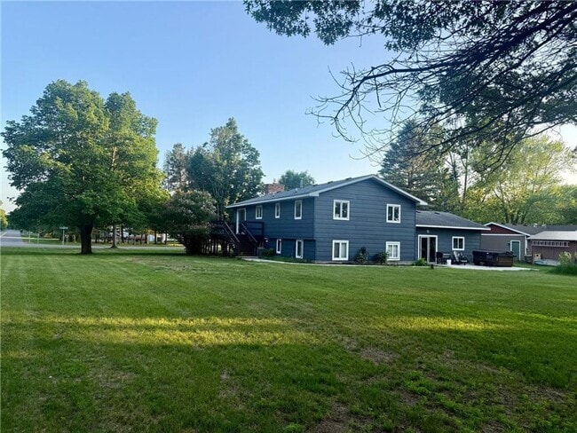 Building Photo - Remodeled 4 bedroom 2 bath 2 car Baxter Home
