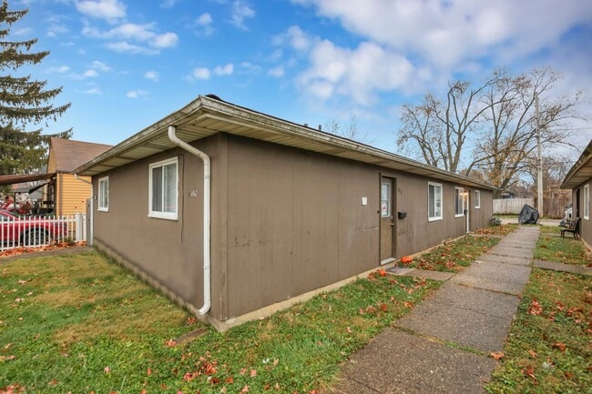 Photo - 2460-2462 Hiawatha St Unit 2460