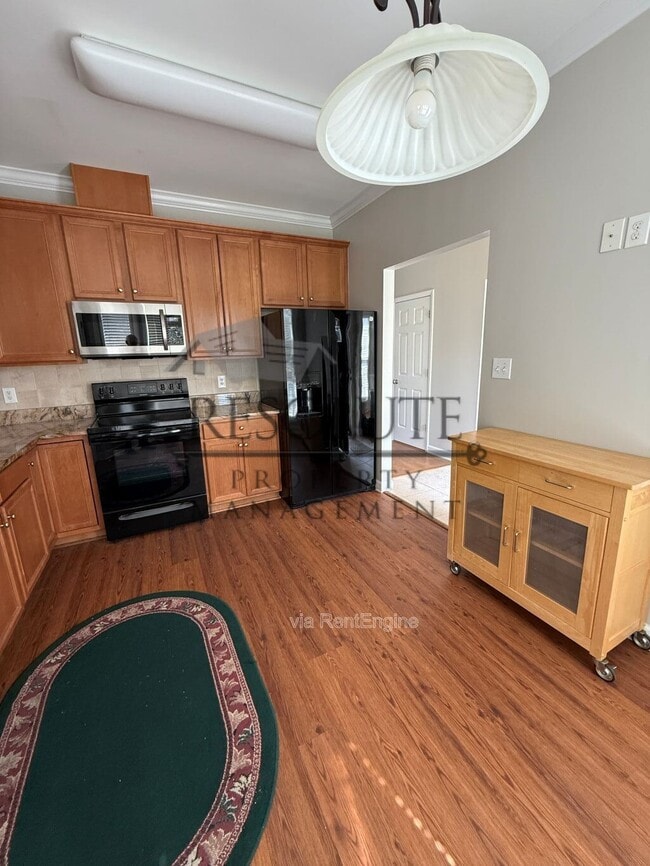 Photo - 303 Sugar Maple Ave