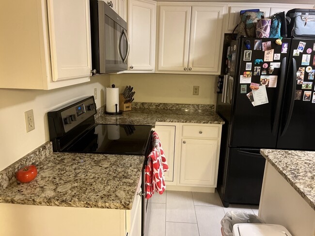 Photo - 202 Piscassic St