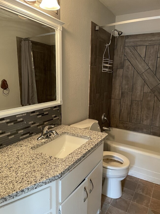 Photo - 103 C St