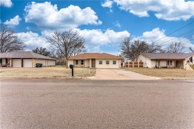 Photo - 707 Central Dr