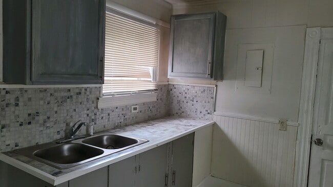 Photo - 301 Oakwood St Unit 301 - C