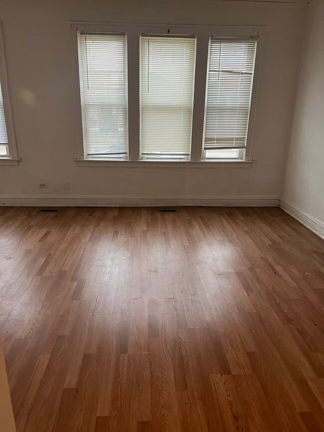 Photo - 8416 S Euclid Ave