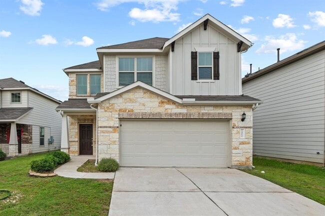 Building Photo - 14011 Hedera Dr