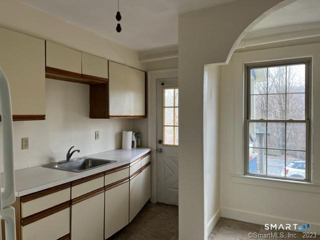 Photo - 46 W Town St