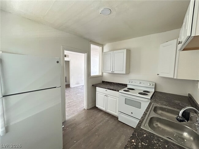 Building Photo - 1711 Santa Paula Dr Unit A