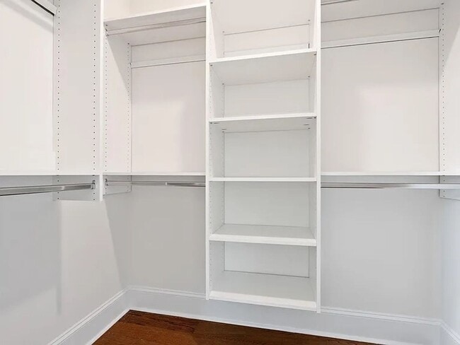 Photo - 711 N Main St