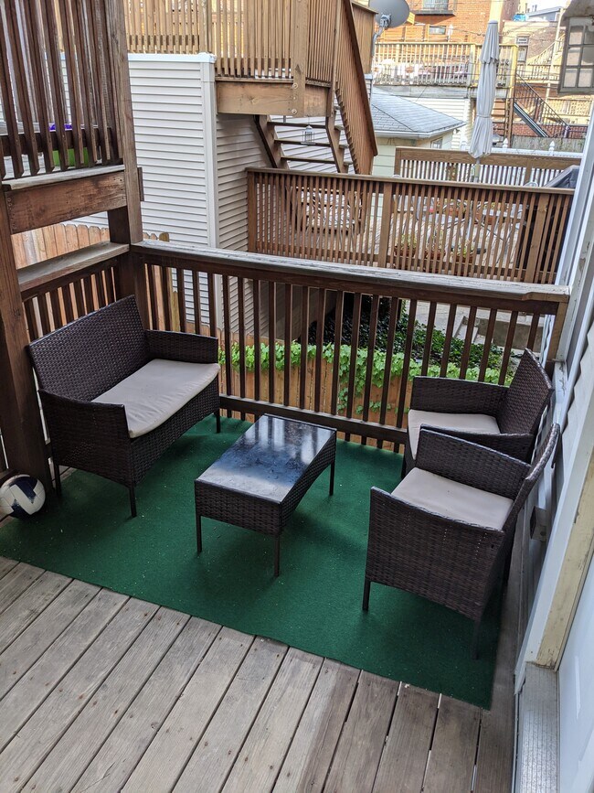 Private deck - 2425 N Greenview Ave Unit 1R