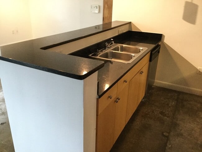 Photo - 1101 W Marshall St Unit Apt 133