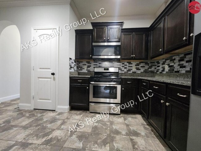 Photo - 5740 Park Side Rd