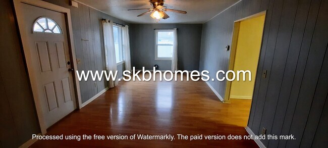 Photo - 609 W 10th St