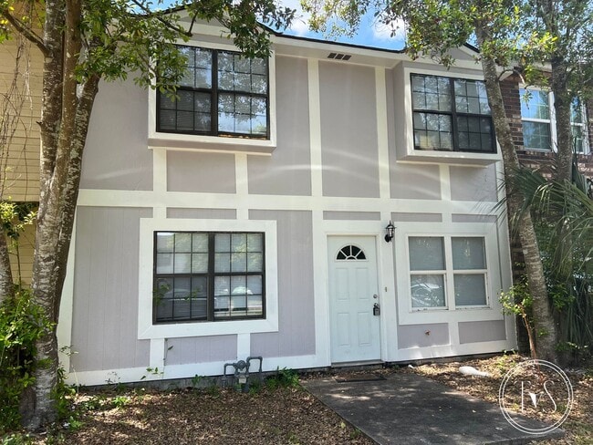 Building Photo - 821 Lesa St Rental