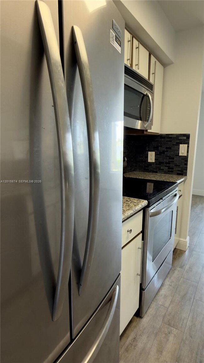 Photo - 2445 NW 33rd St Unit 1404