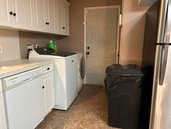 Photo - PRE-LEASING for August - 3 Bedroom Near Tech