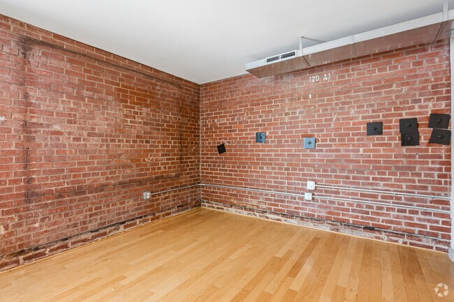2BR, 1BA - 1,111SF - Dining Room