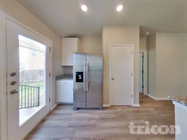 Photo - 3521 Stride Ln