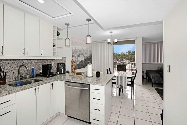 Photo - 1700 NW N River Dr Unidad 201