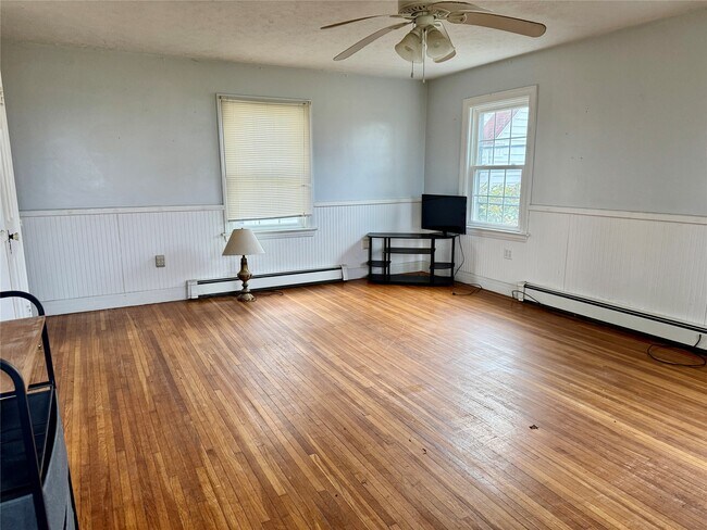 Photo - 8424 E Lake Rd