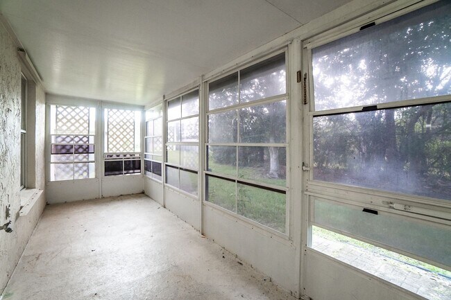 Photo - MOVE IN SPECIAL-3/2 Villa located in Canoe...