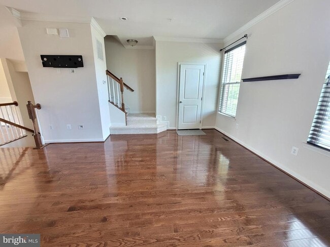 Photo - 3567 Sprigg St S