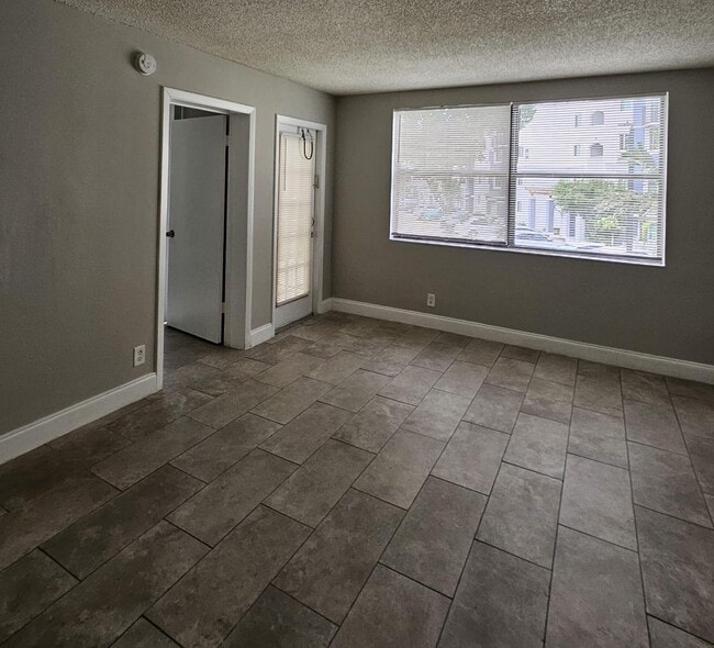 Photo - 700 Executive Center Dr Unit 23