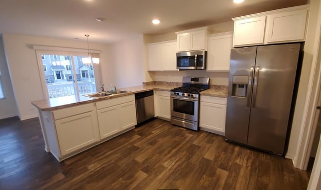 Photo - 192 Goldenrod Dr