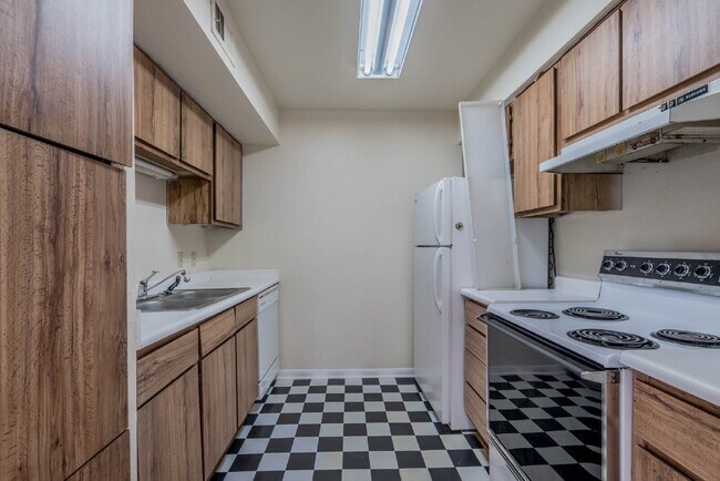 Photo - 16111 ASPENGLEN DR #206 - Beautiful 2 Bedroom, 2 Bath with Pool View! Unit 206