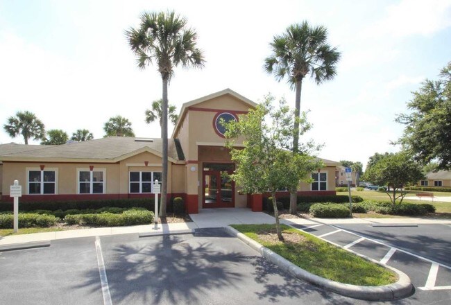 Country Manor Apartments - Country Manor Apartments