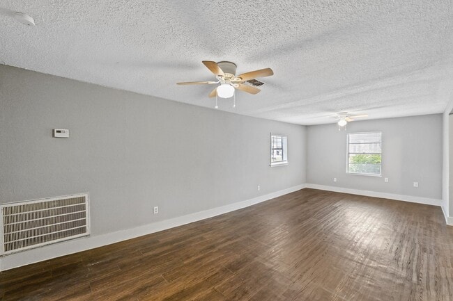 Photo - 3421 3rd Ave N