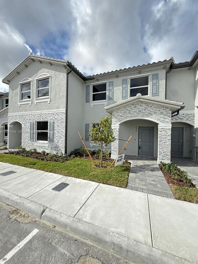 Photo - 234 SE 10th St