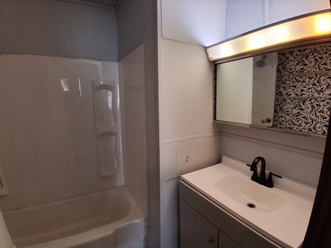 Photo - 501 Bowman-N