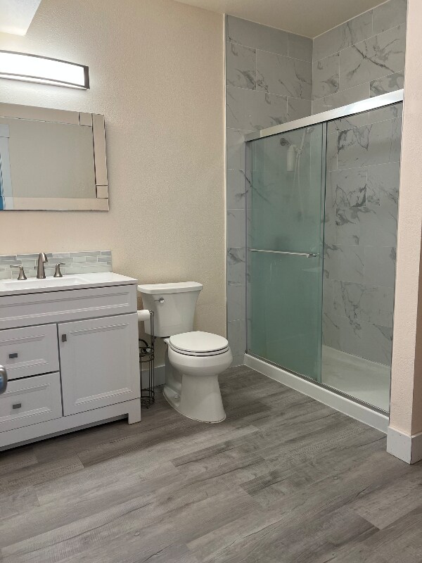 Photo - 9006 105 Ave SW