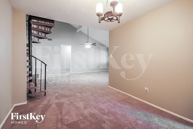 Photo - 1111 Harpings Way