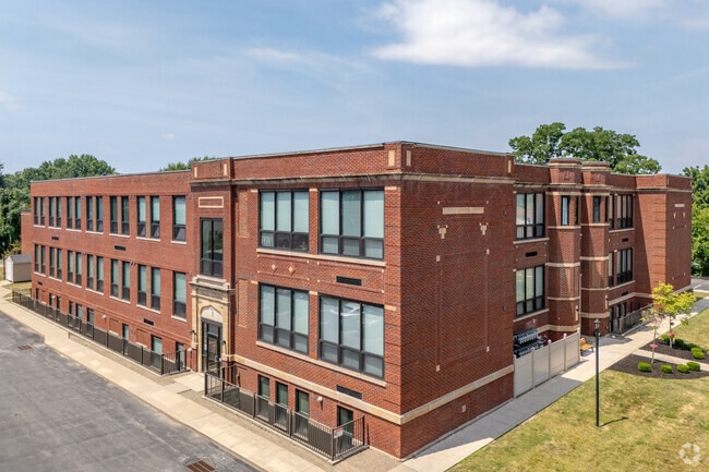 Building Photo - Willow Commons Apartments