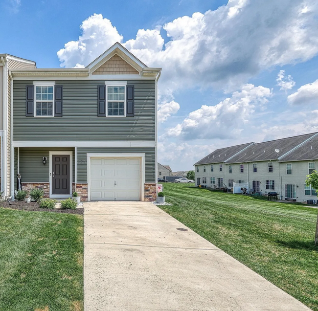 Locust Run Townhouse-3 Bedroom 2.5 Bath Ga... - Locust Run Townhouse-3 Bedroom 2.5 Bath Ga...