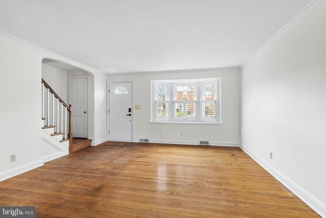 Photo - 121 Hopkins Rd