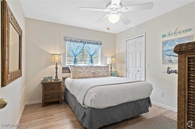 Building Photo - 4810 SW 25th Pl Rental