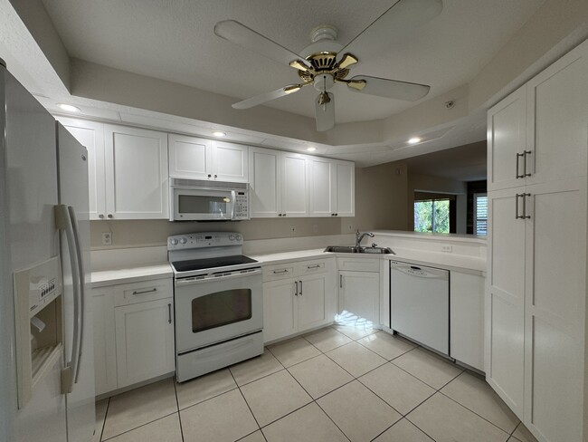Photo - 815 Montrose Dr