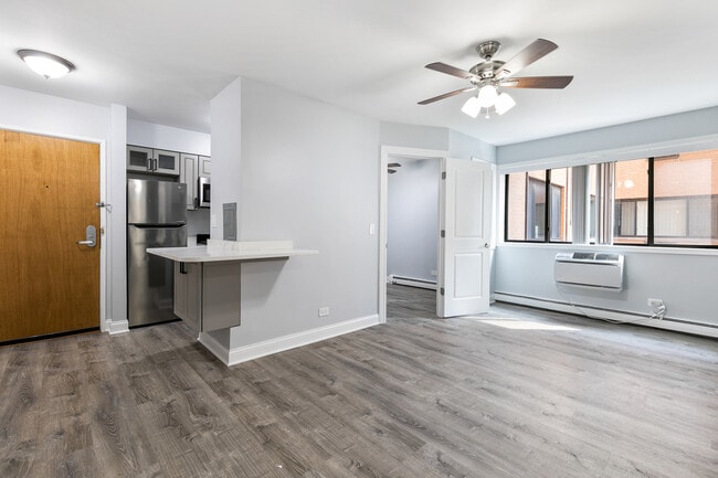 Photo - 6201 N Kenmore Ave