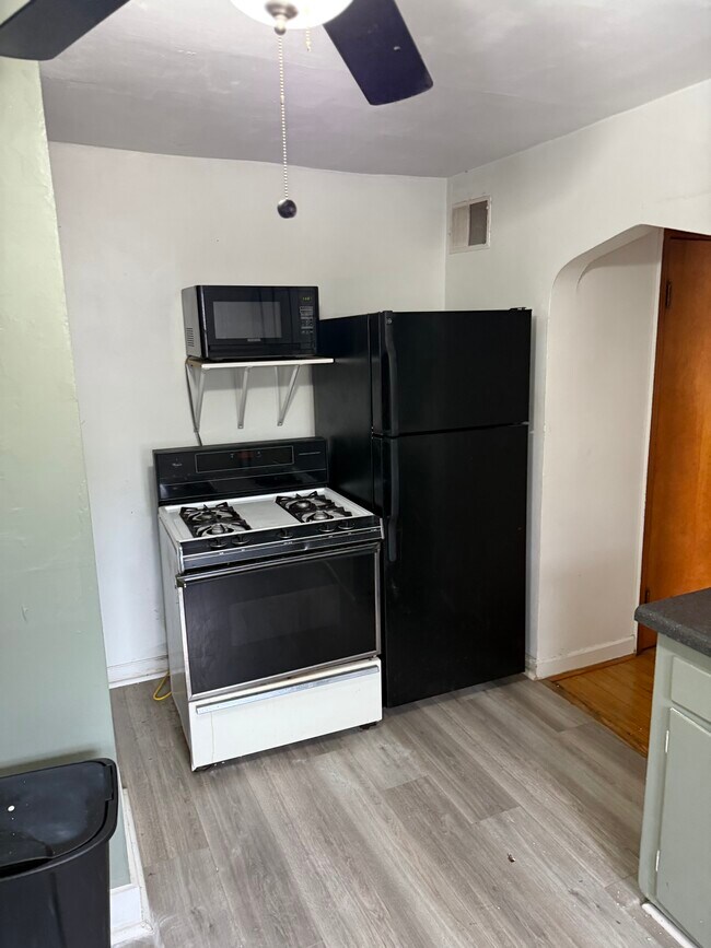 Cocina - 7804 Banks St Unidad 2 - South