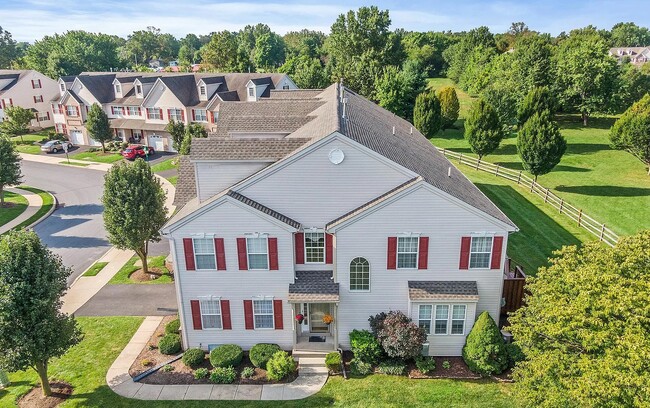 Building Photo - 387 Wheatfield Cir