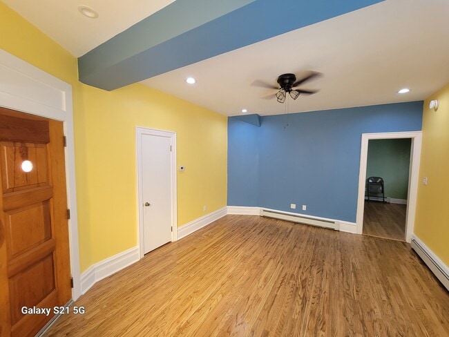 Photo - 602 E High S