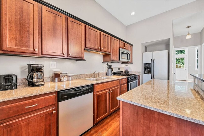 Photo - 925 S Sarah St Unidad ID1031827P