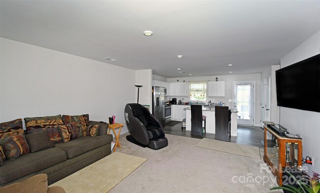 Photo - 171 Crownpiece St