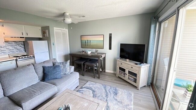 Building Photo - Nicely furnished 1 bedroom/1 bath 2nd floo... Rental